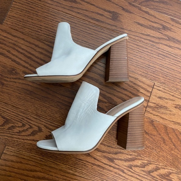 Aldo White Leather Peep Toe Mule Wooden Block Heels - Picture 1 of 12